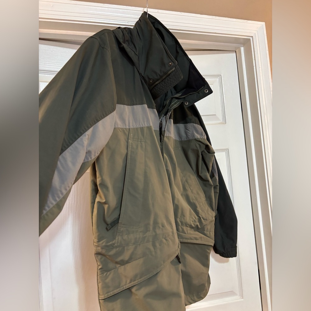 L.L. Bean Men's Olive and Charcoal Raincoat - Picture 10 of 11